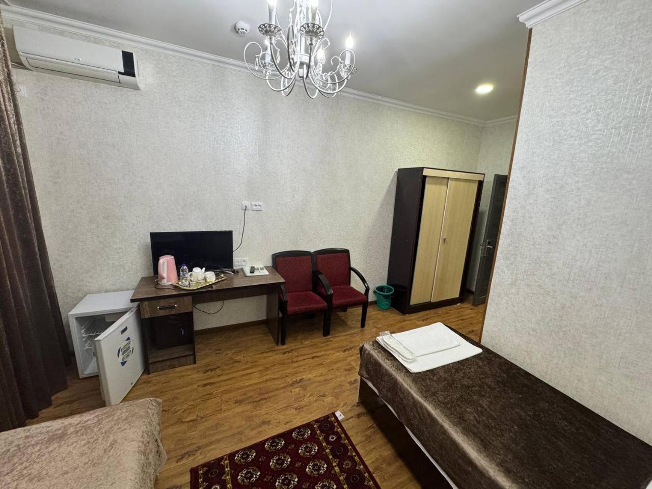 Ratmina Hotel Nukus Esterno foto