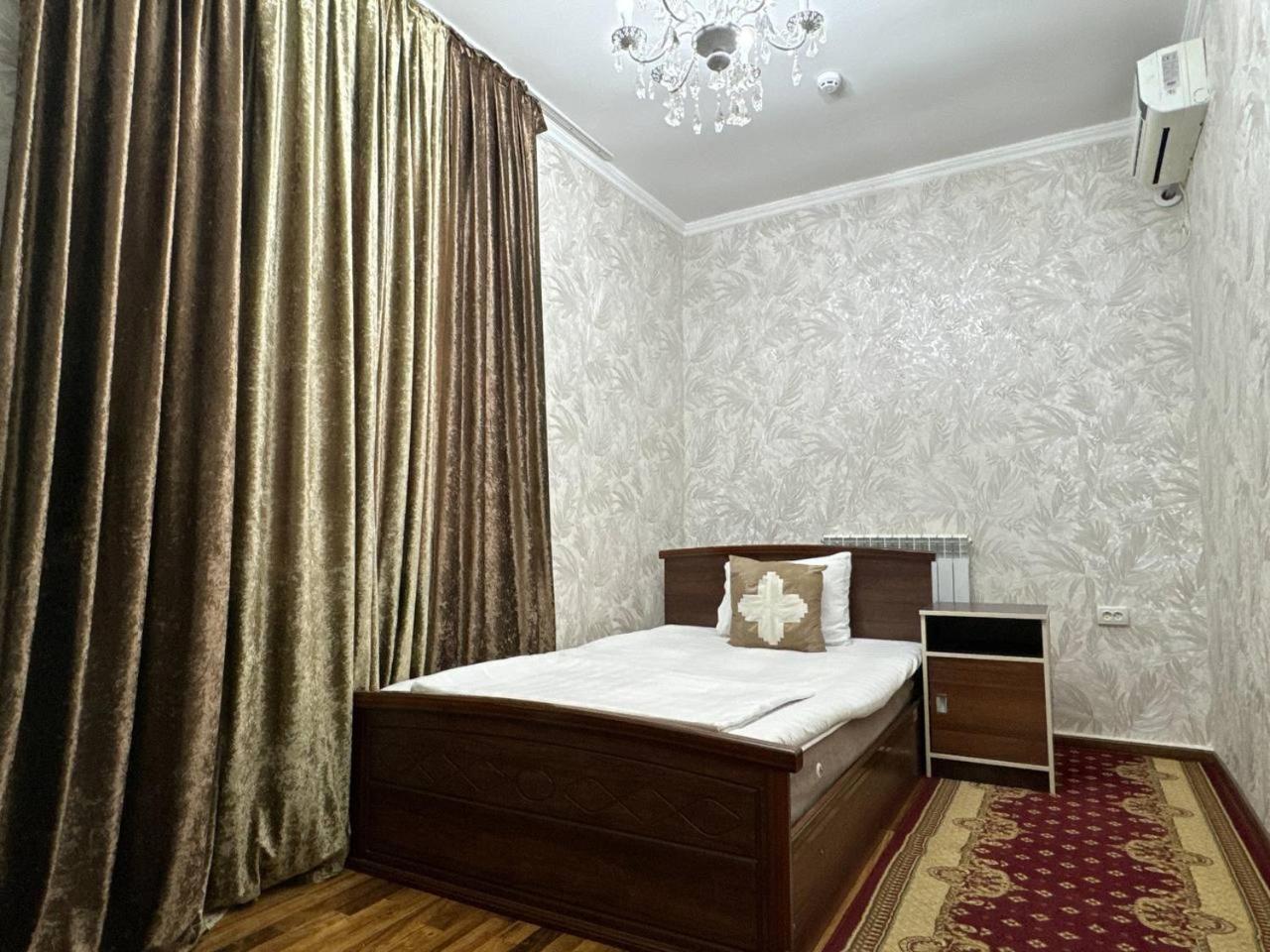 Ratmina Hotel Nukus Esterno foto