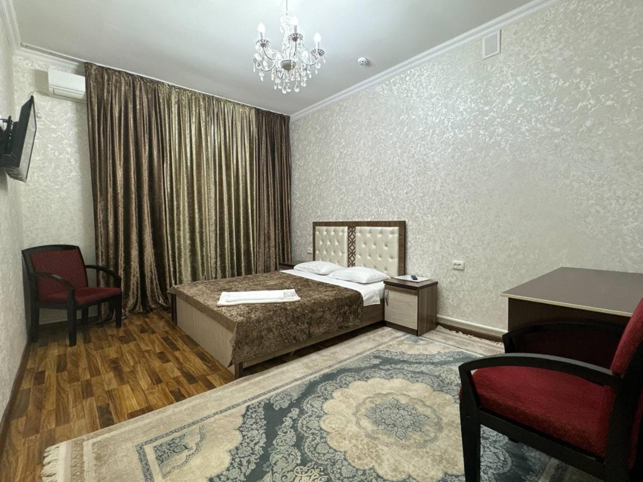 Ratmina Hotel Nukus Esterno foto